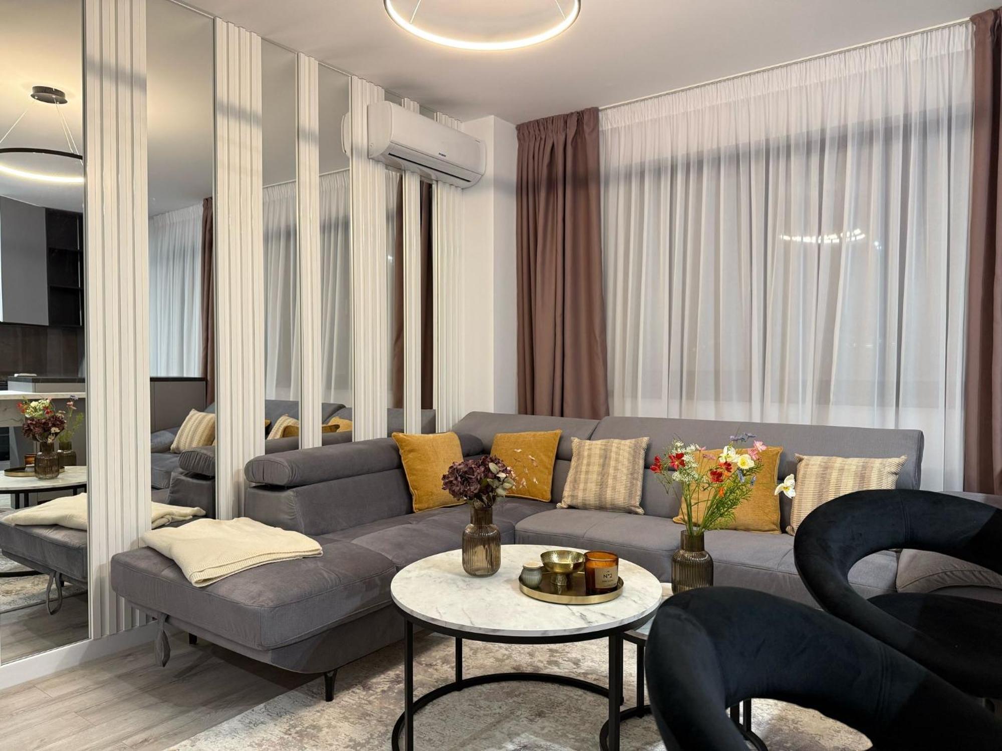 Luxevibe Apartments Near Mall Moldova Iasi Exterior photo